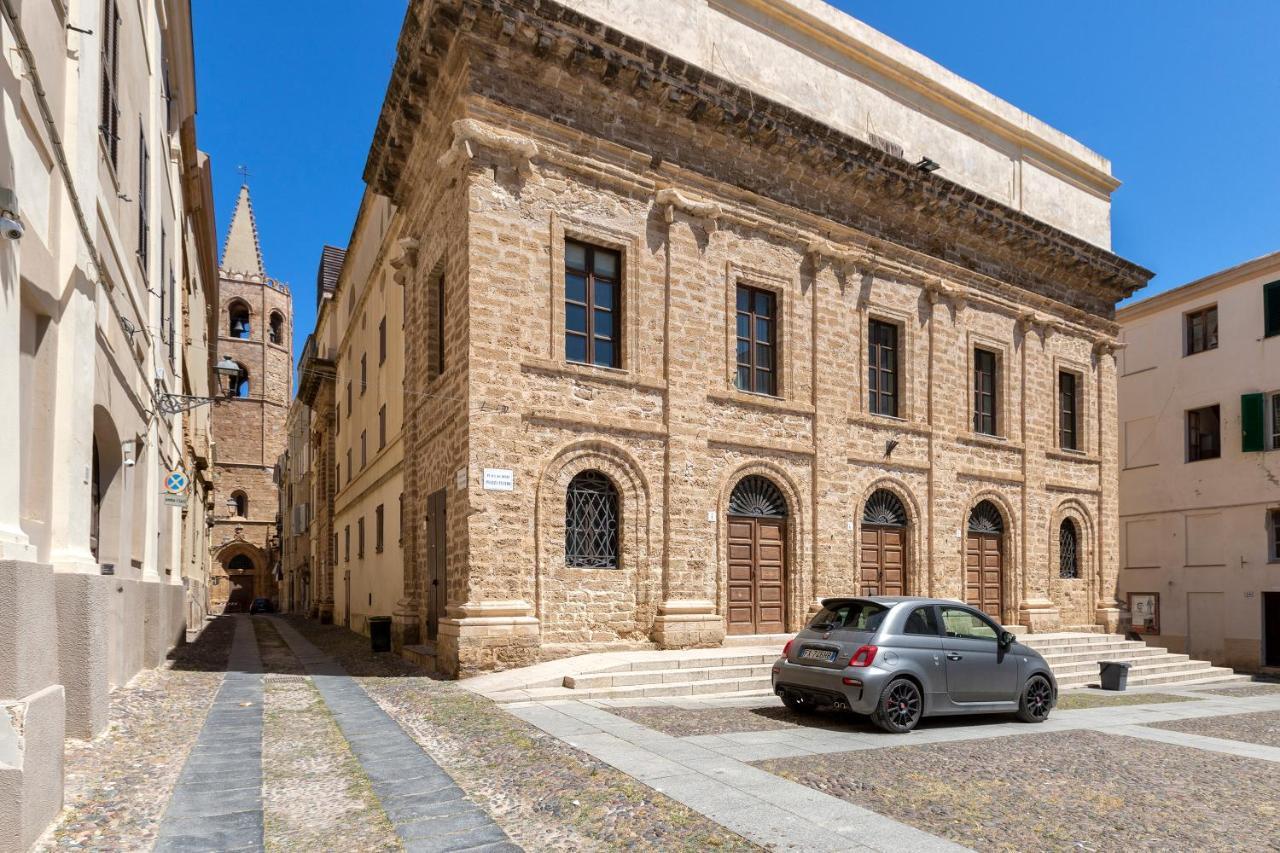 La Finestra Sul Teatro Apartment Алгеро Екстериор снимка